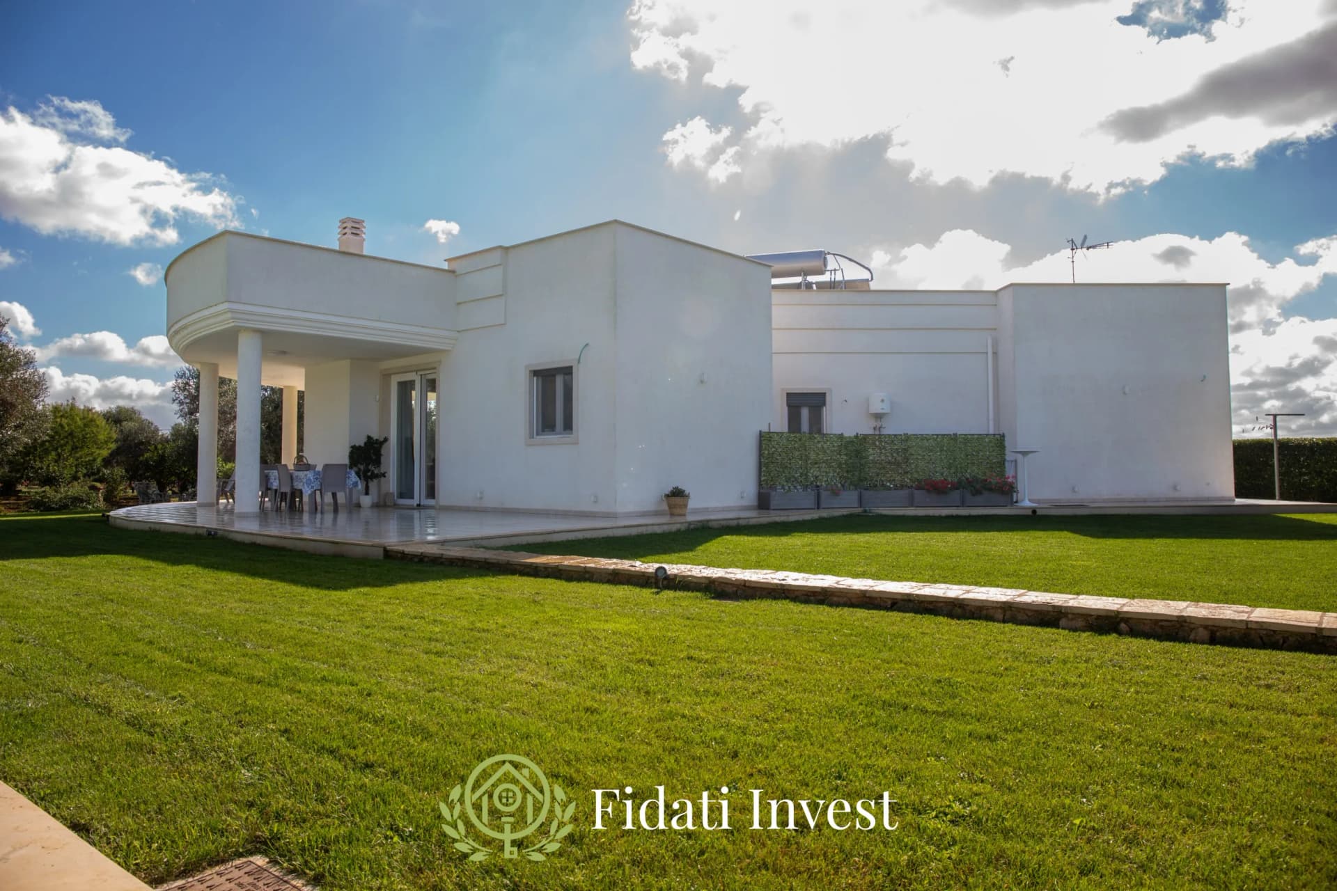 Francavilla Fontana – Villa moderne avec trulli restaurés, jardin et grande piscine